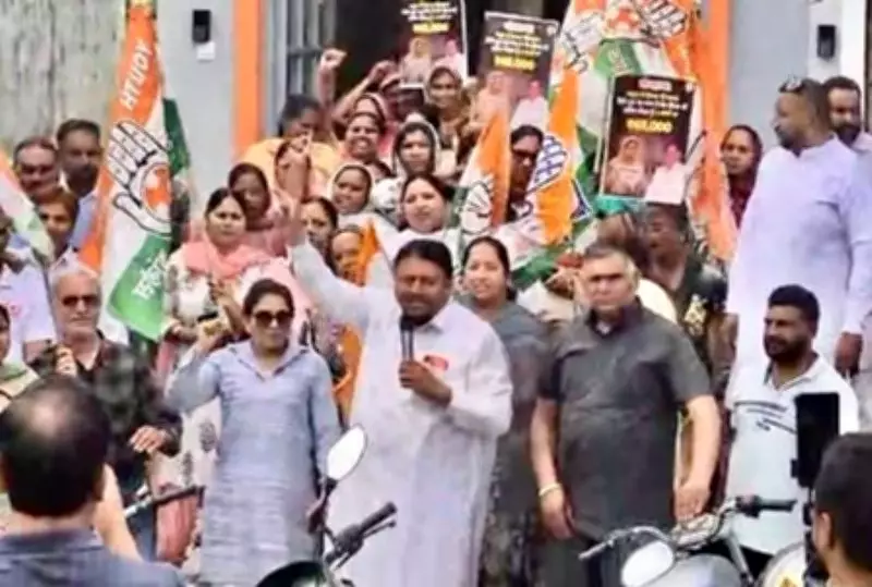 Congress Stages Dharna in Nakodar, Demands Rs 48,000 Pending Payment for Women