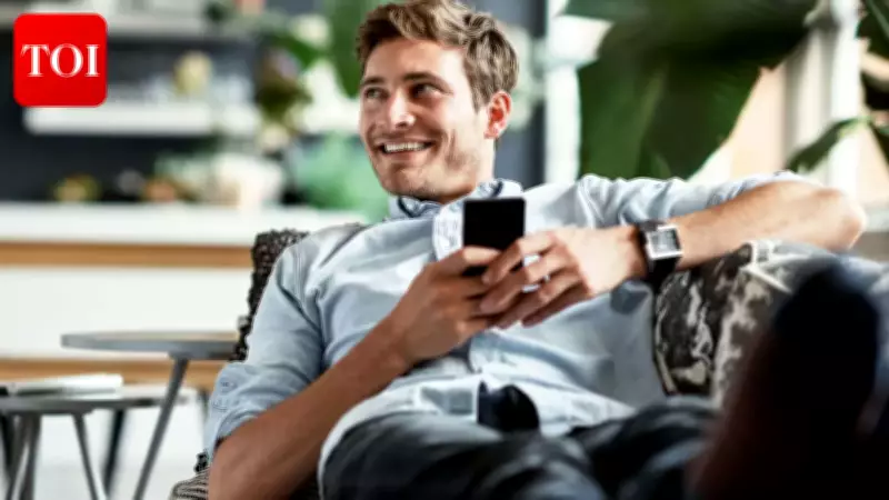 Dating Coach Reveals Two Texts That Can Ruin Your Relationship Potential