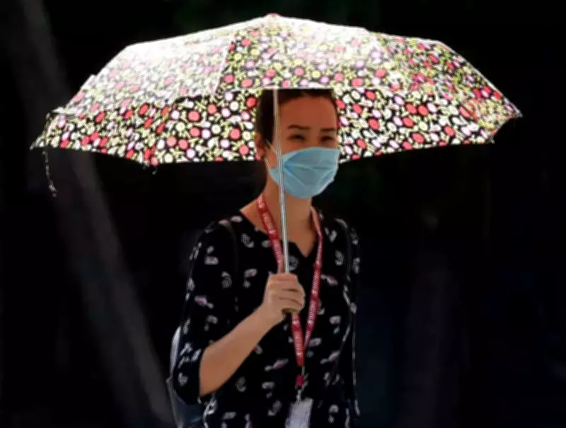 Delhi Heatwave Intensifies: Mercury Soars to 34.4°C, 7 Degrees Above Normal