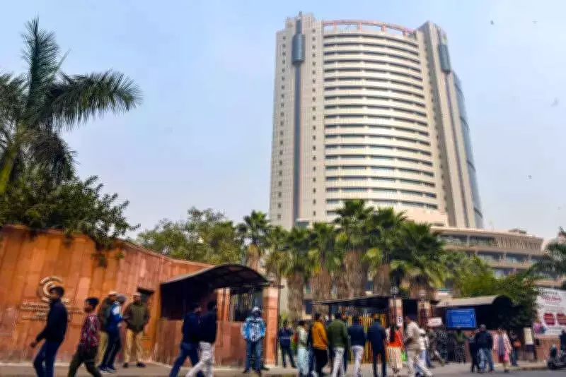 Delhi MCD Plans High-Tech Pig Slaughterhouse with Waste Disposal to Curb Pollution