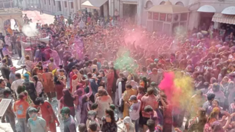 Devotees Celebrate Holi with Traditional Fervor at Shri Durgiana Temple in Amritsar
