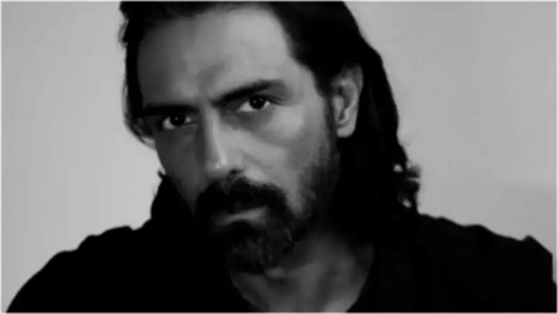 Dhurandhar: The Revenge Hits Theaters Amid Technical Glitches and Celebrity Praise