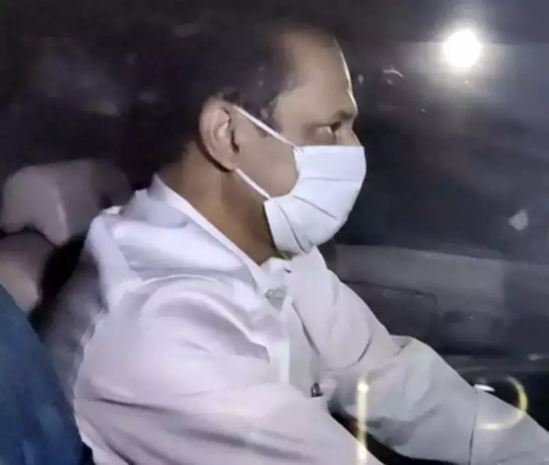 Dismissed Cop Sachin Waze Seeks Discharge in Antilia Explosives Case, Calls Probe 'Comedy of Errors'