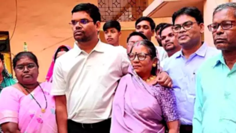 Farmer's Son Overcomes Cancer, 8-Year Delay to Crack UPSC 2025 with Rank 946