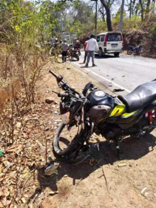 Fatal Crash in Hazaribag: Van Swerves to Avoid Pothole, Kills Motorcyclist