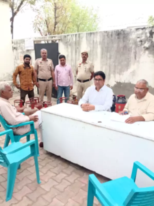 Food & Civil Supplies Dept Seizes 16 LPG Cylinders in Mahendragarh Raids