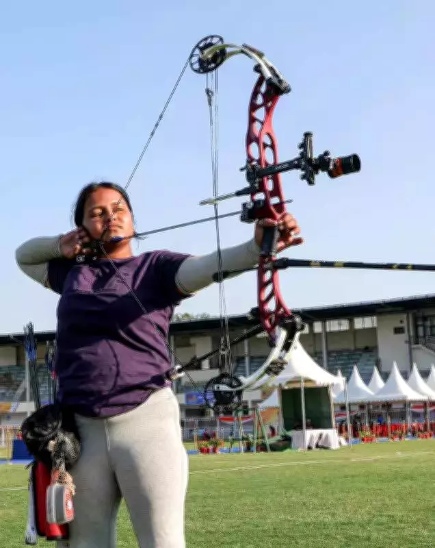 Former Ballet Dancer Aditi Kumari Wins Gold at Khelo India Archery Tournament