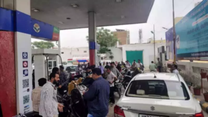 Fuel Crisis in Haryana: Nayara Energy Price Hike Sparks Pump Protests, Panic Buying