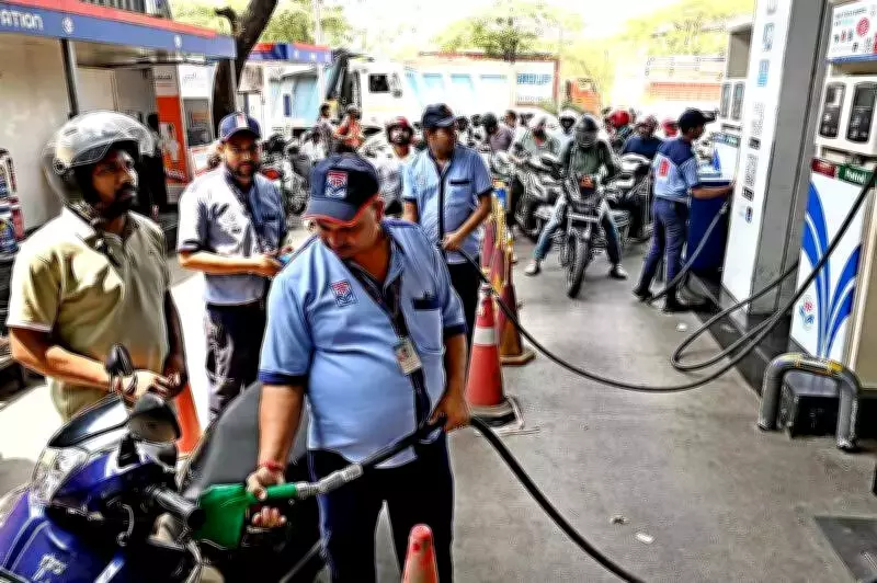 Fuel Tax Cut Fails to Lower Petrol Prices in Mumbai as Companies Absorb Benefit