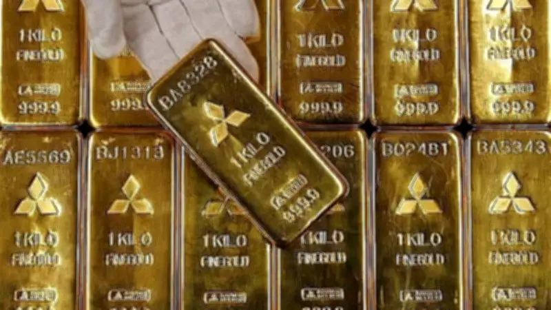 Gold Futures Plunge Over 10% to Rs 1.29 Lakh/10g Amid Global Market Rout
