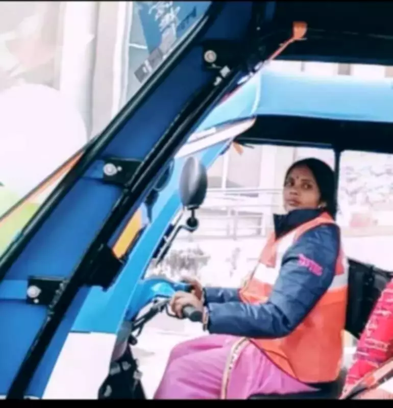 Gorakhpur Women Drive Change: E-Rickshaw Initiative Creates 38,750 Lakhpati Didis