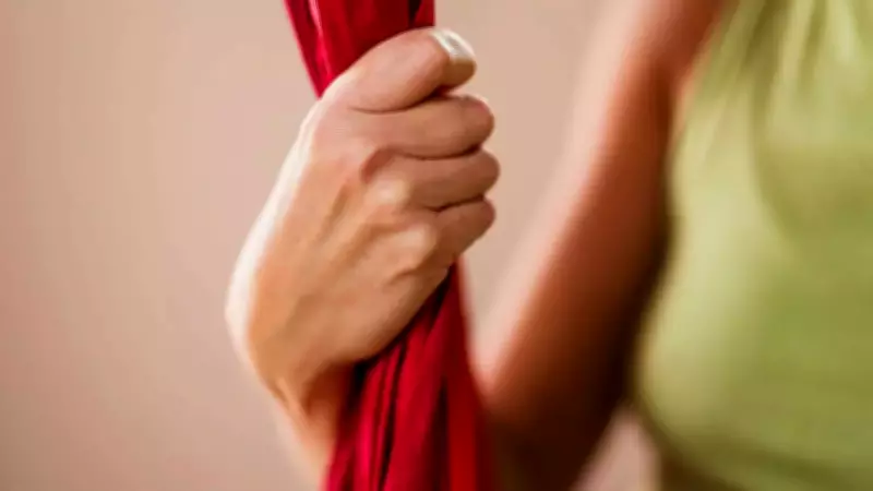 Grip Strength: The Simple Handshake That Reveals Your Overall Health