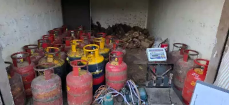 Gujarat Police Intensify Crackdown on Illegal LPG Refilling Rackets Across Multiple Districts