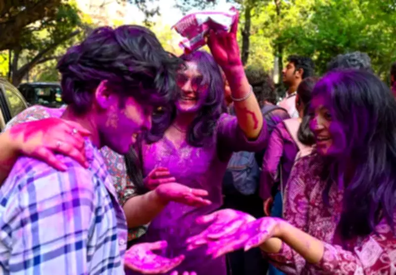 Gurgaon Hospitals on High Alert for Holi Emergencies: Skin, Eye, Respiratory Issues Expected