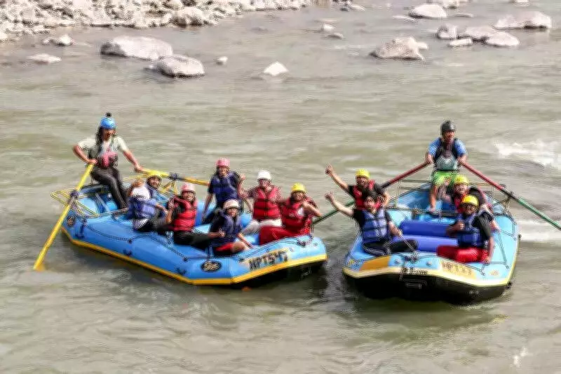 Himachal Pradesh Hospitality Industry Faces Shutdown Amid Severe LPG Shortage Crisis