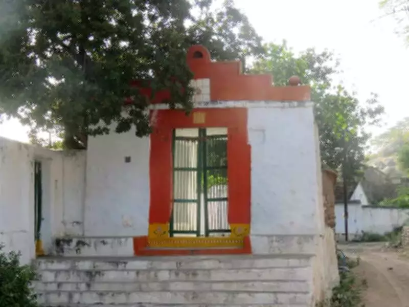 Historical Clarification: Nidigonda's Trikuta Temple Not the Original Muppeswaralayam