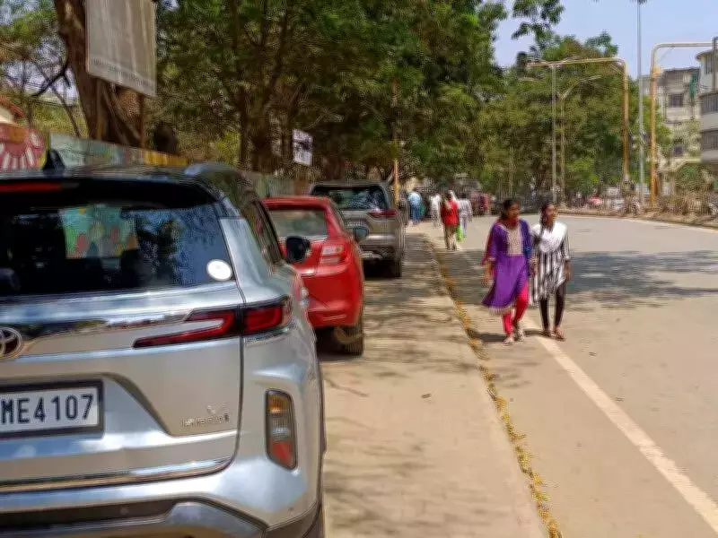 Hubballi's Lamington Road Faces Severe Pedestrian Safety Crisis Amid Traffic Chaos