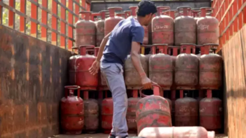 India Explores Smaller LPG Cylinders Amid Global Energy Supply Fears