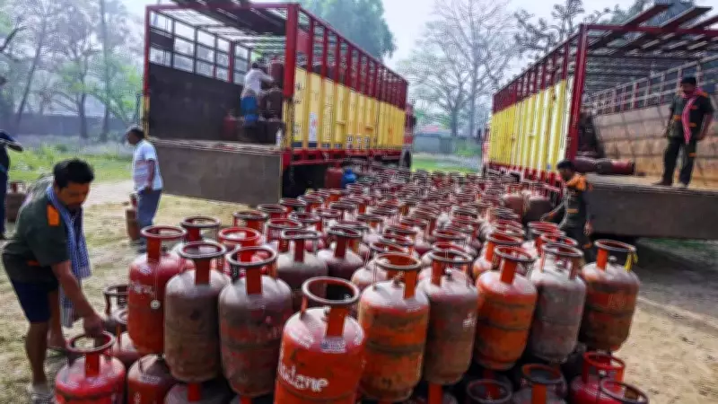 India LPG Cylinder Shortage: Govt Urges PNG Shift Amid West Asia Crisis