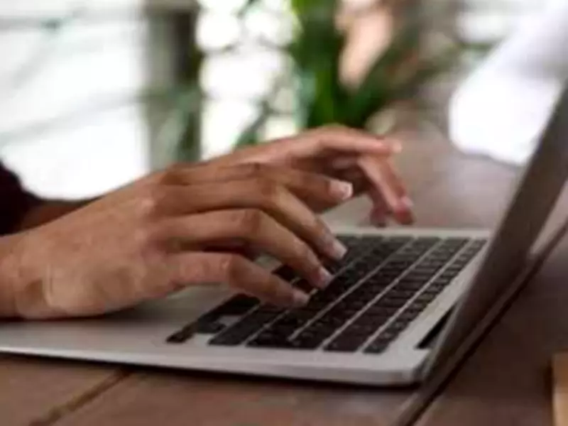 India's Job Market Paradox: High Postings, Cautious Hiring, and AI Reshaping Roles