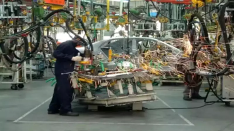 India's Services Sector Growth Slows in February Amid Rising Costs