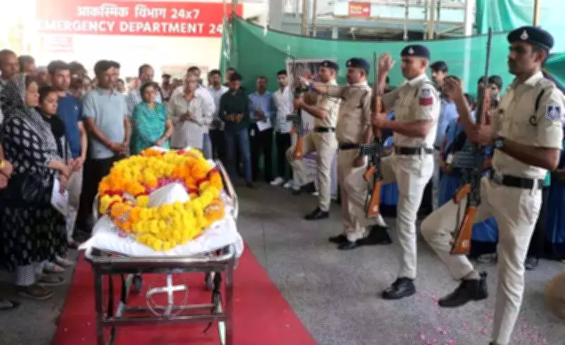 Indore Engineer's Organ Donation Saves Three Lives After Brain Hemorrhage Death