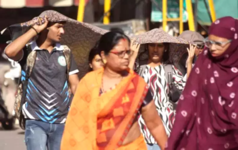 Indore Sees Temperature Surge Back to Summer Levels, Touching 35°C