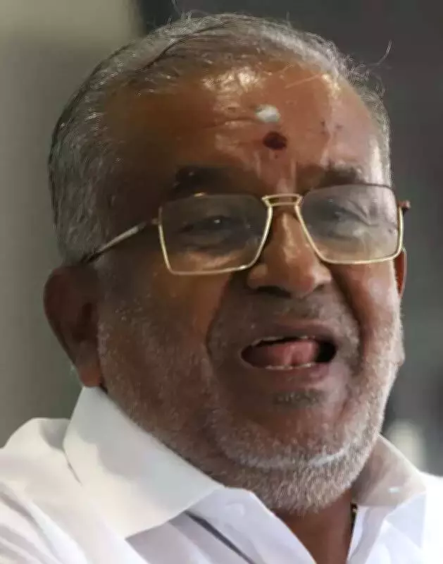 JD(S) Mysuru Turmoil Deepens: Devegowda vs Mahesh Clash Over Chamundeshwari Ticket