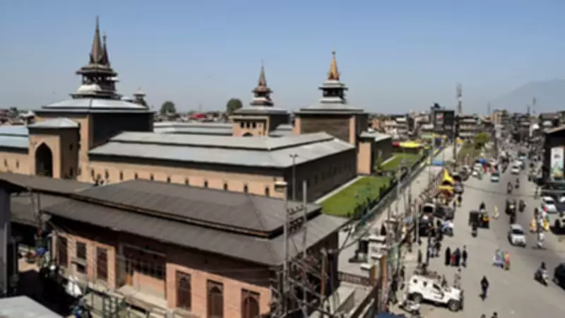 J&K Authorities Close Srinagar's Jamia Masjid on Jumat-ul-Vida, Detain Mirwaiz