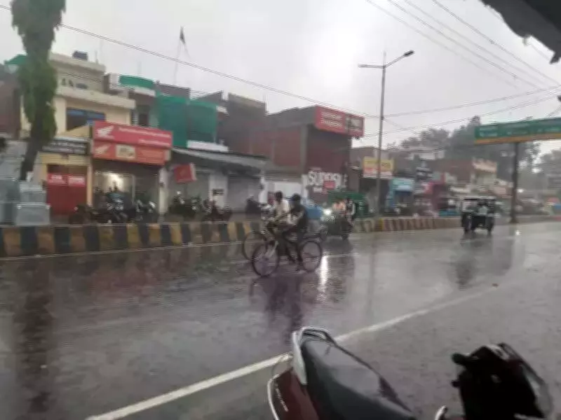 Kanpur Gets Relief from Heat with Light Drizzle, Temperatures Drop Significantly