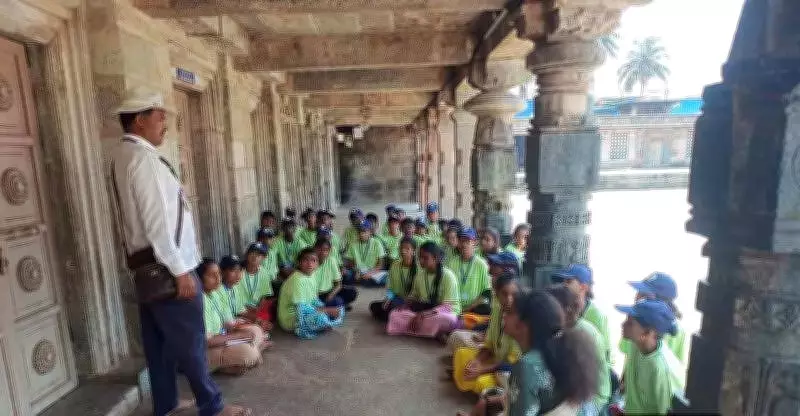 Karnataka Darshan Launches for 433 Govt School Students on Educational Tour