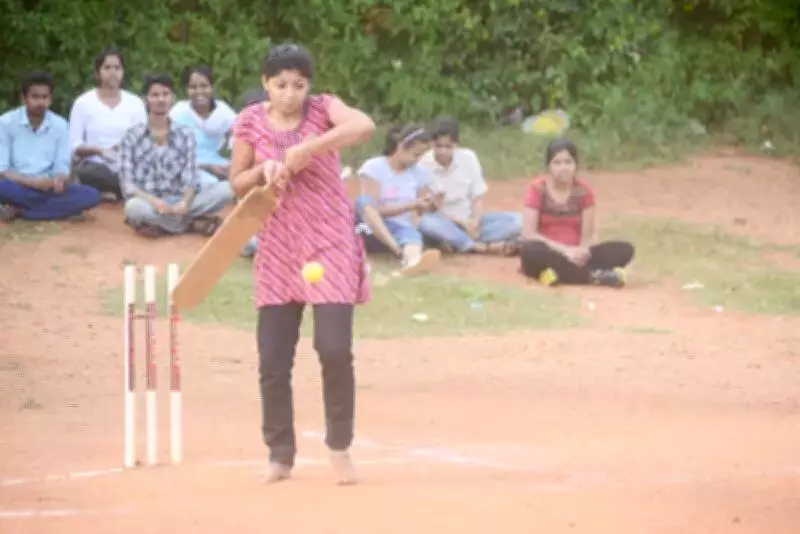 Karnataka Minister Defends Mandatory Playgrounds in Colleges Amid Ease of Business Push