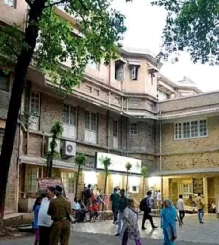 KEM Hospital's Radial Lounge Boosts Cardiac Care Capacity in Mumbai