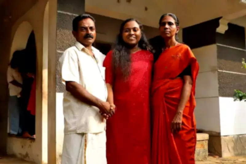 Kerala Woman Overcomes Poverty to Secure AIR 57 in UPSC, Aims for IFS