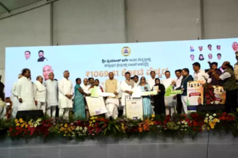 Kharge Criticizes Modi's Foreign Policy, Links Israel-Iran Conflict to PM's Visit