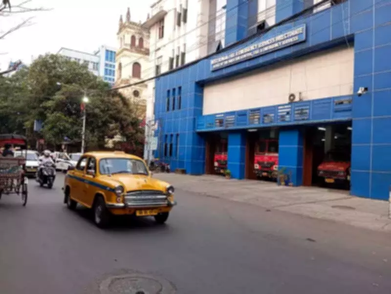 Kolkata Fireman Assaulted by Drunk Trio Over Parking Dispute at Fire Station