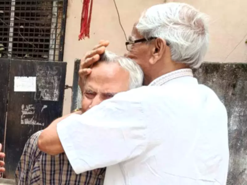 Kolkata Lift Tragedy Victim's Family Performs Shradh, Demands Justice and Job