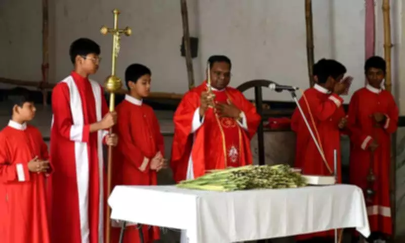 Kolkata's Christian Community Observes Palm Sunday, Marking Start of Holy Week