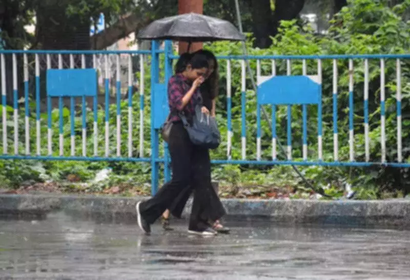 Kolkata's Temperature Plummets 11°C Below Normal After Thunderstorm and Hail