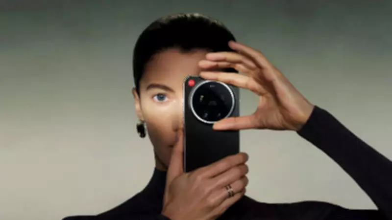Leica & Xiaomi Launch Leitzphone: Smartphone with Physical Camera Ring