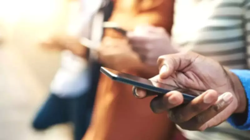 London Police Chief Demands Global Phone Block from Apple, Samsung, Google