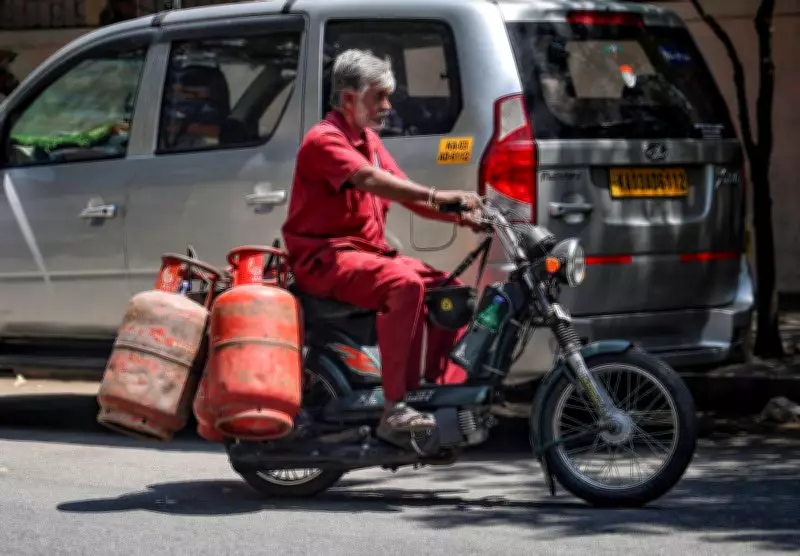 LPG Bookings Decline After Panic Surge; Government Urges Commercial Users to Switch to PNG