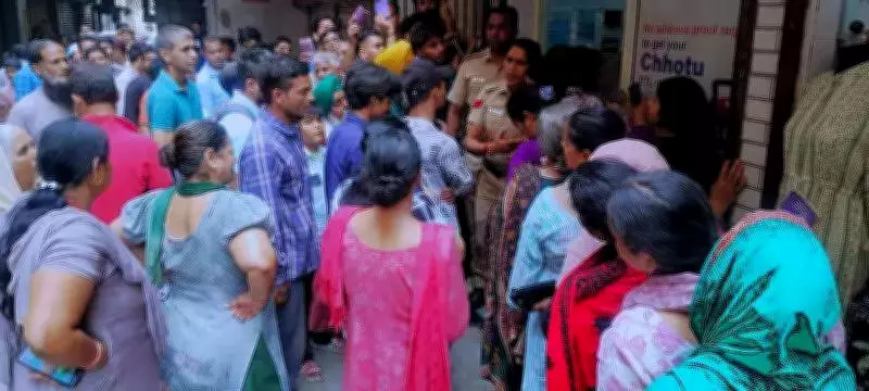 LPG Crisis in Chandigarh Region Forces Residents to Use Wood, Coal Stoves