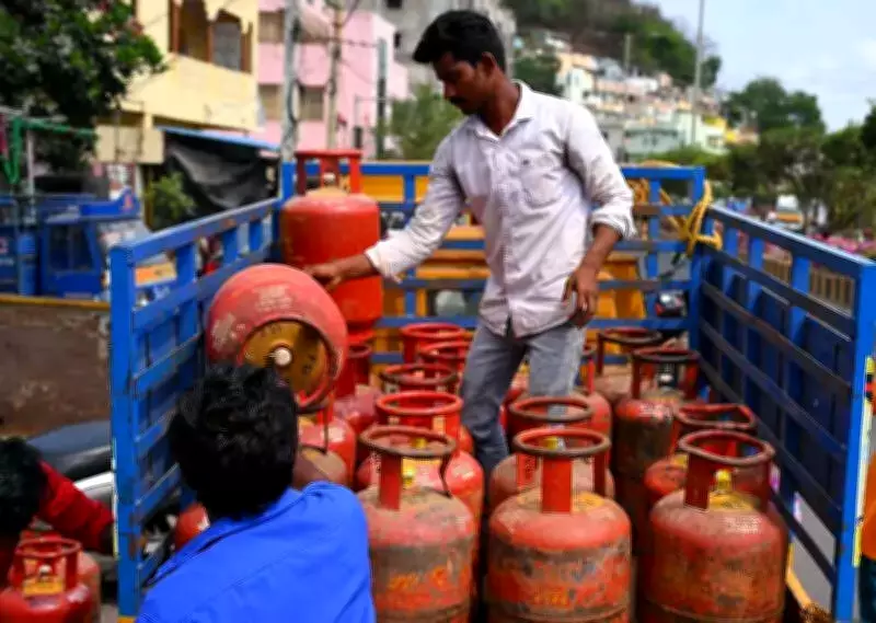 LPG Crisis Threatens Gudi Padwa and Eid Celebrations in Chhatrapati Sambhajinagar