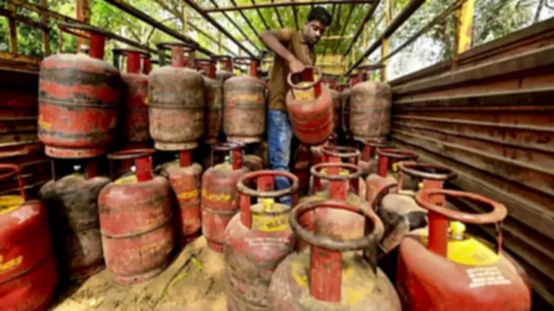 LPG Crunch Persists as Central Government Urges States to Expedite City Gas Projects