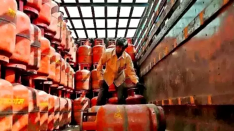 LPG Cylinder Dispatches Drop 25% in Madhya Pradesh Amid Global Supply Chain Disruptions