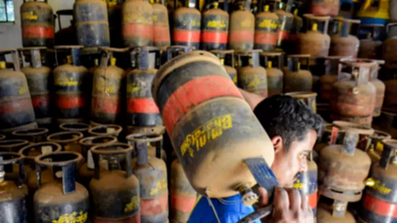 LPG Cylinder Shortage Hits Major Cities, 20% Mumbai Hotels Closed