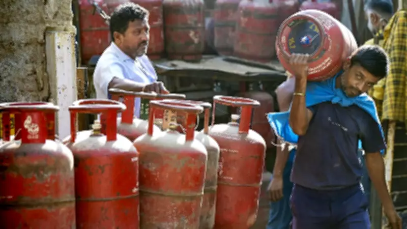 LPG Cylinder Stolen from Thiruvananthapuram Restaurant Amid National Shortage