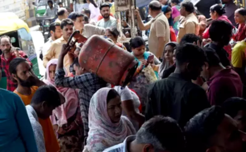 LPG Shortage Cripples Delhi Caterers: From Black Market to Wood Burning