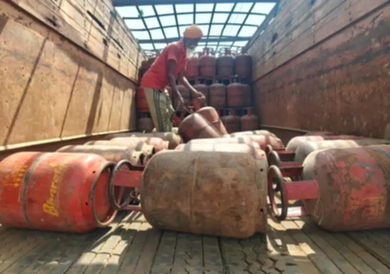 LPG Shortage Forces Event Organizers in Mandi Ahmedgarh to Use Firewood for Cooking